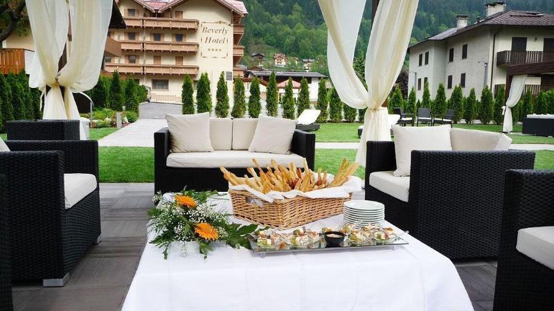 Beverly Alps Hotel & Spa Pinzolo Exterior photo