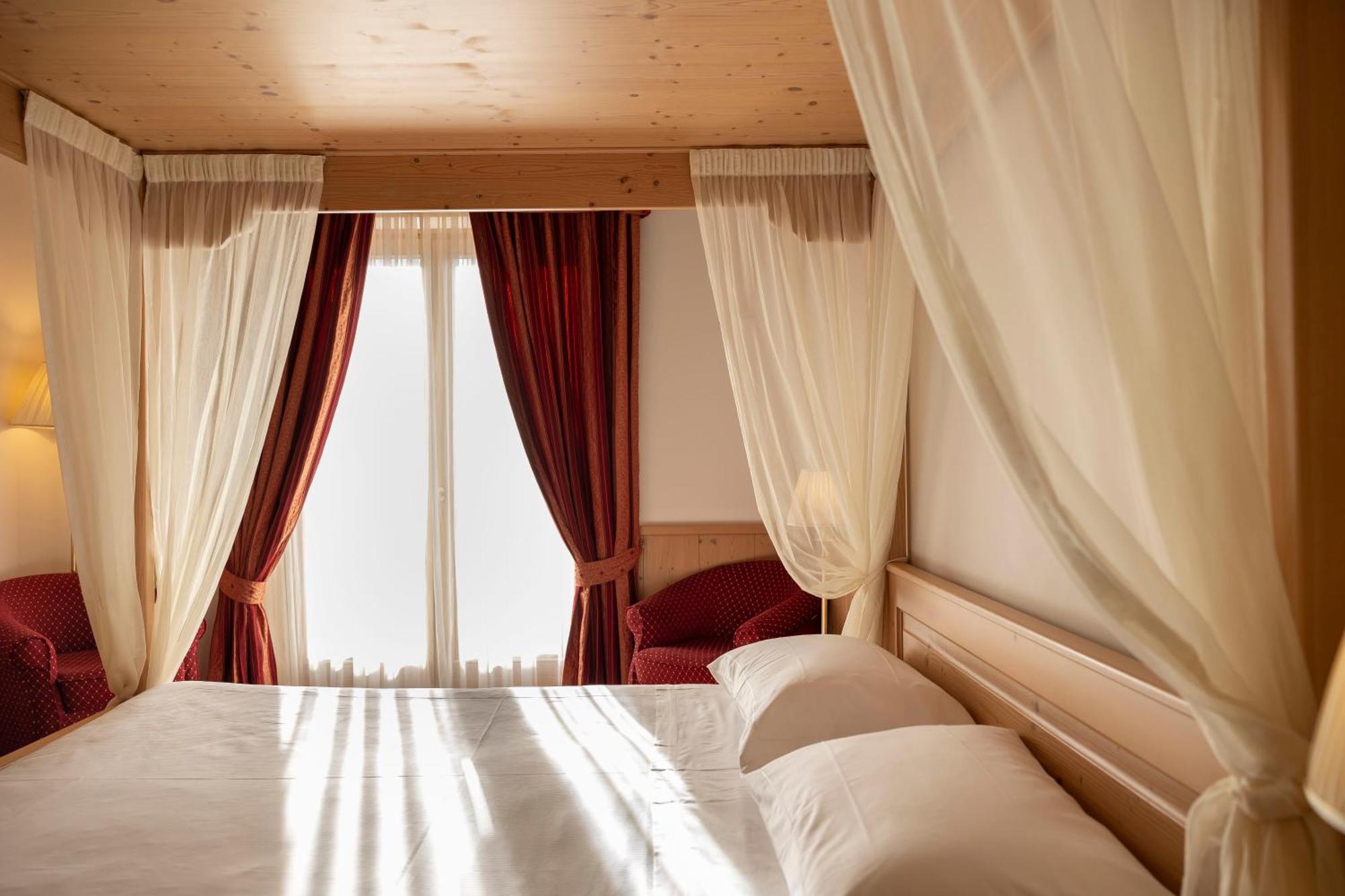 Beverly Alps Hotel & Spa Pinzolo Room photo