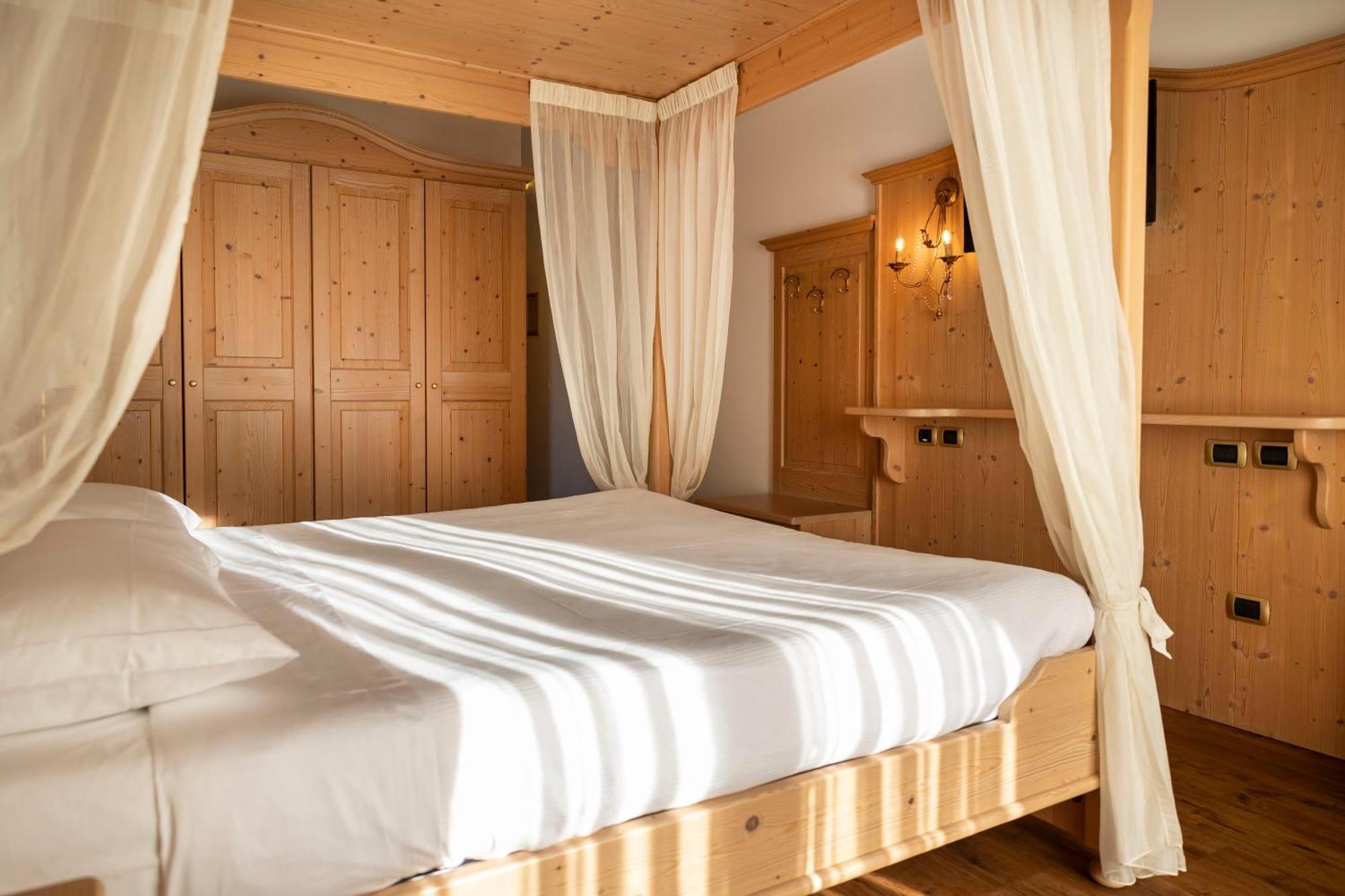 Beverly Alps Hotel & Spa Pinzolo Room photo