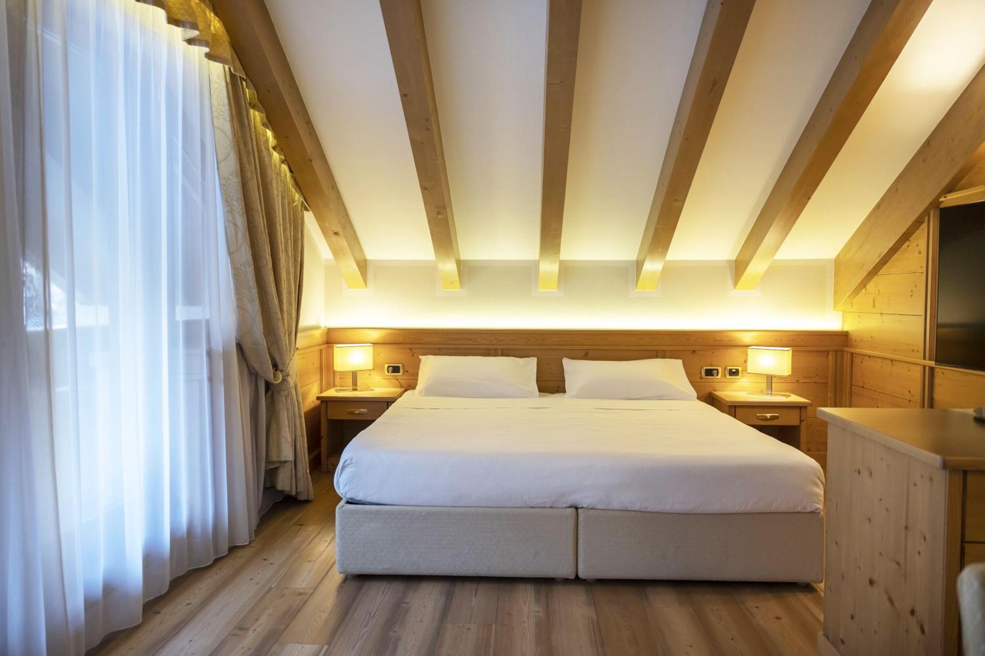 Beverly Alps Hotel & Spa Pinzolo Room photo