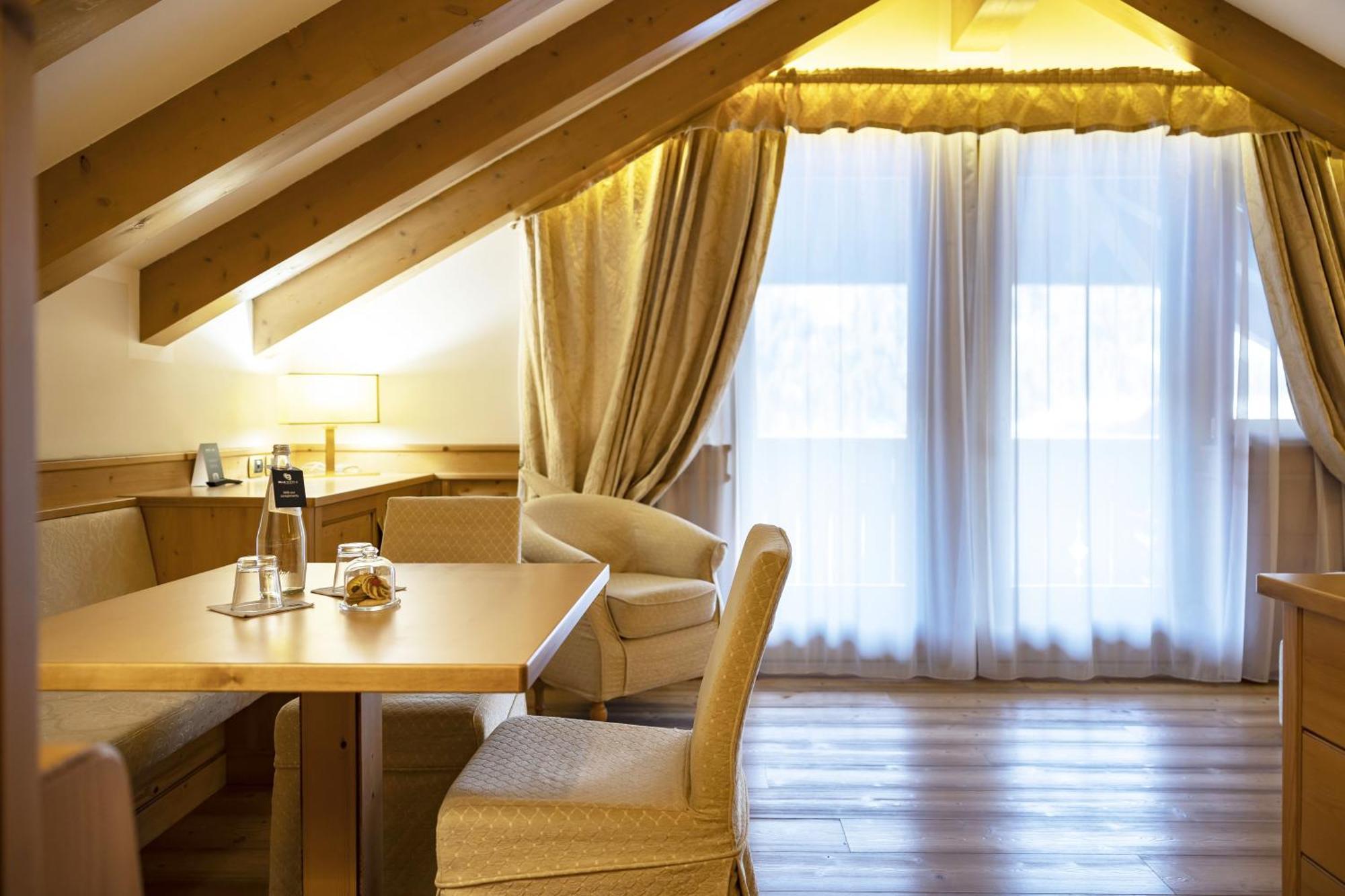Beverly Alps Hotel & Spa Pinzolo Room photo